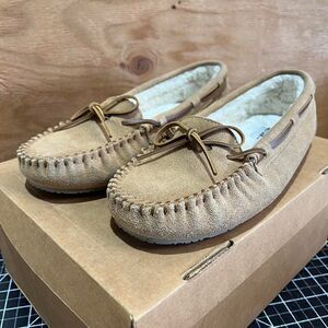 Minnetonka Women's Tan and Brown Loafers